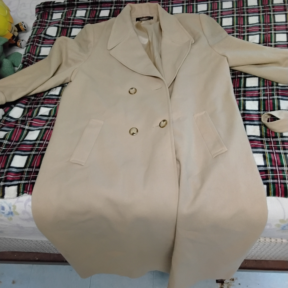 Elegant Cream Double-Breasted Women's Coat